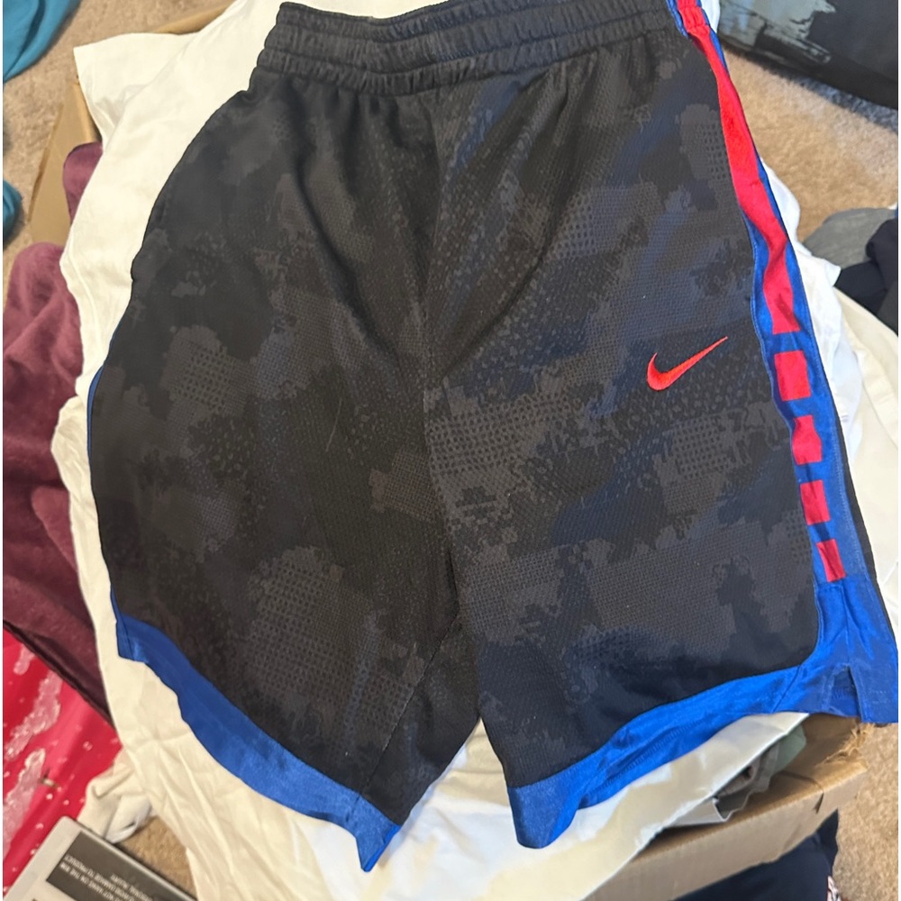 Nike basketball shorts like new hardly used